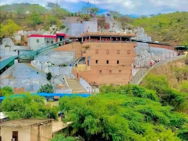 Baba Mohanram Corridor