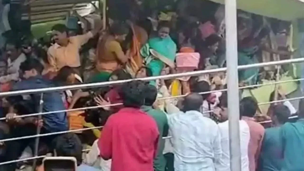 Stampede at Kasi Bugga Venkateswara Swamy Temple