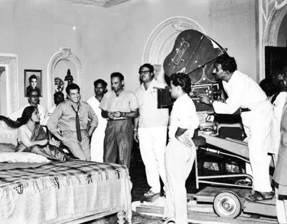 Bollywood actor Dharmendra is no more