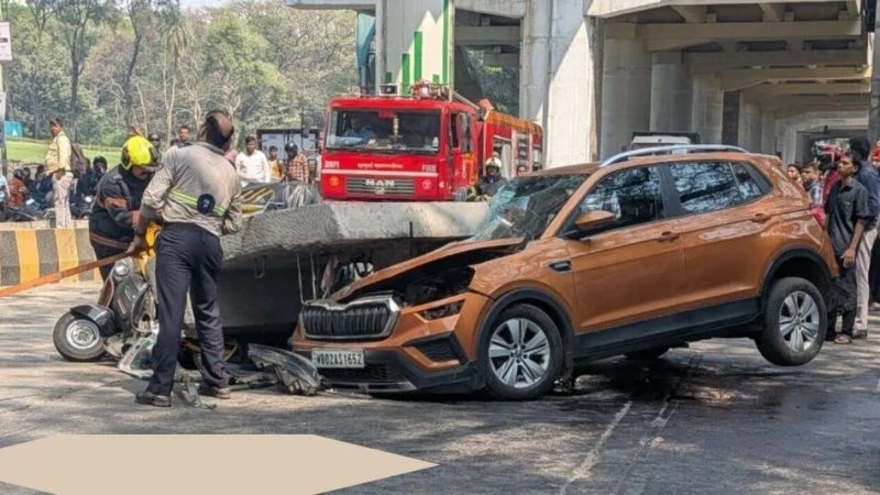 Mulund Metro Pillar Collapsed