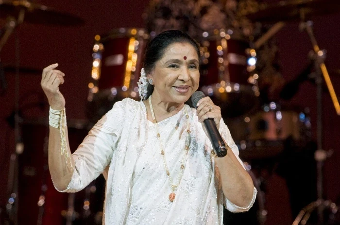 Ruckus in Pakistan over tribute to Asha Bhosle