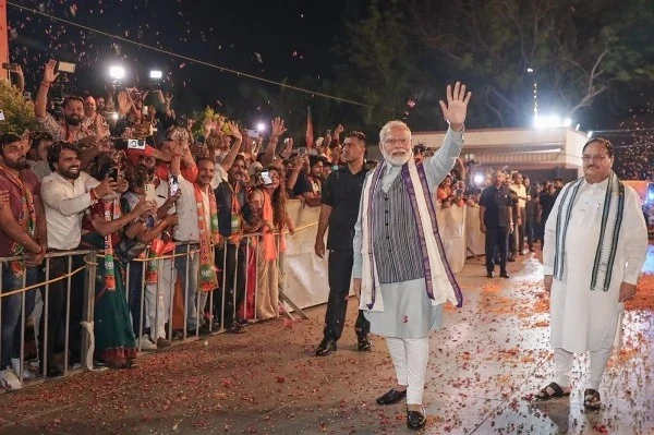 PM Modi Visit BJP Office