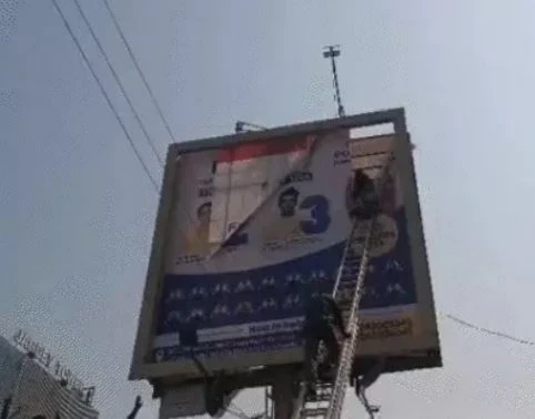 newsplus21LocalChhattisgarh, Woman Climbs Hoarding , Rescue Drama,Raipur City News,Shankar Nagar Raipur