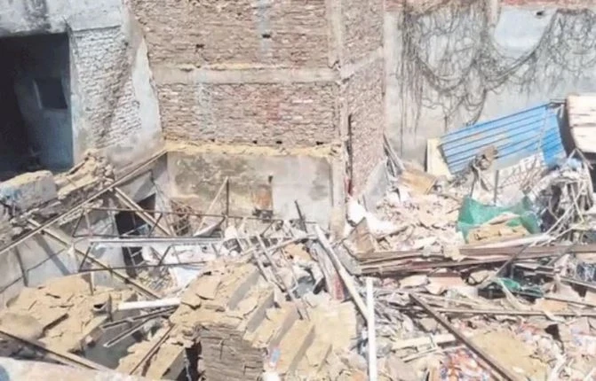LPG Cylinder Blast, House Collapses, Delhi, Mukundpur