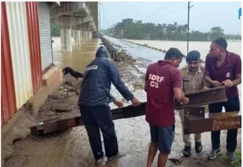 Raipur City News, Raipur-Durg route affected by rain, Chandanidih Nala overflowing, traffic police issue alert