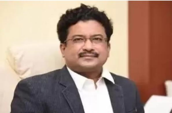 IAS Posting: IAS रेणु पिल्ले को मुख्य सचिव का प्रभार, टोप्पो बने प्रमुख सचिव... 2 news description image 1736516417