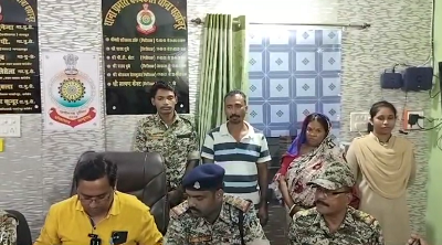 पखांजूर में बैकुंठपुर गाँव में युवक की हत्या के मामले का खुलासा, जिसमें पुलिस ने बताया कि युवक की हत्या उसके माता-पिता ने की थी। पुलिस ने आरोपियों को गिरफ्तार कर लिया है।