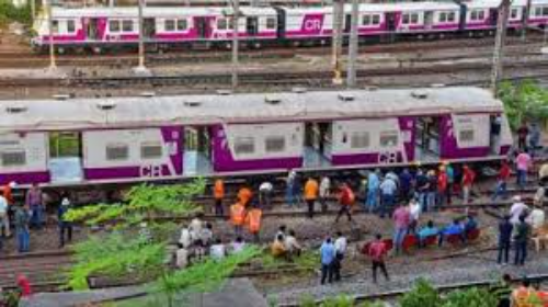 Central Railway disruption due to bamboo on overhead wire; delays of up to 35 minutes reported on Up Fast Line
