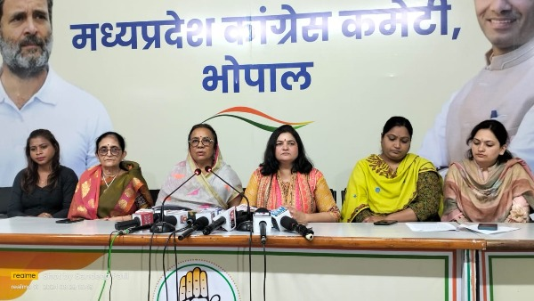 विभा पटेल ने कहा कि भारतीय जनता पार्टी के शासनकाल में देश और मध्य प्रदेश में महिलाओं के साथ हो रहे अपराधों में लगातार वृद्धि होना शर्मनाक