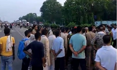Accident : कावड़ियों से भरे ट्रैक्टर को ट्रक ने मारी टक्कर, 4 की मौत, कई गंभीर